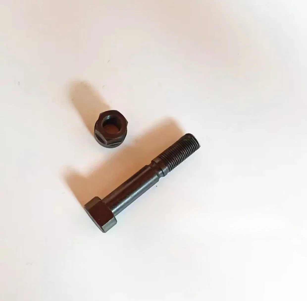 4PCS 10*63 parafusos e porcas