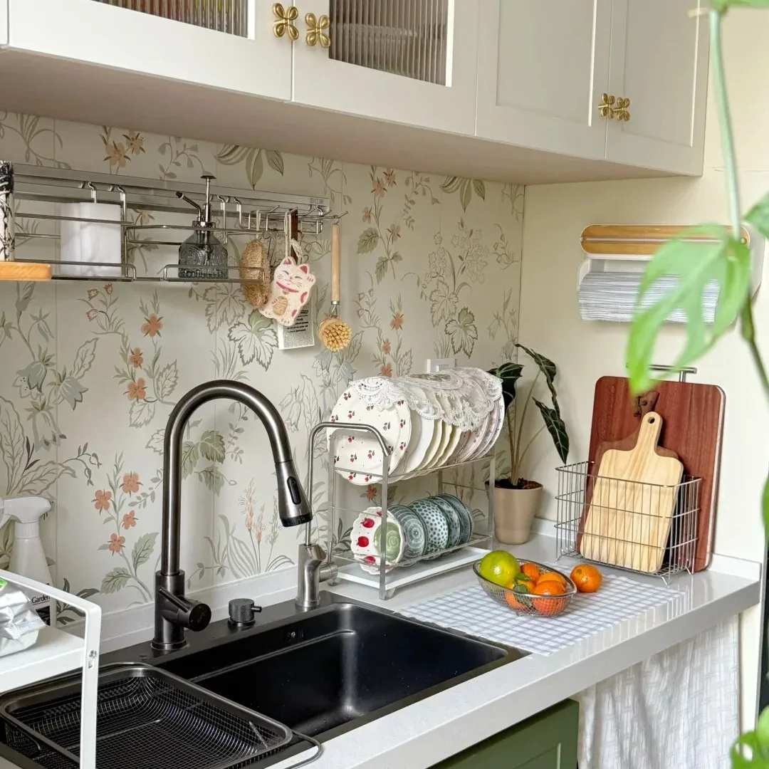 %Modern Kitchen Style Pine Wood Custom Cabinets Water Resistant On-Wheel Multi-Functional Design