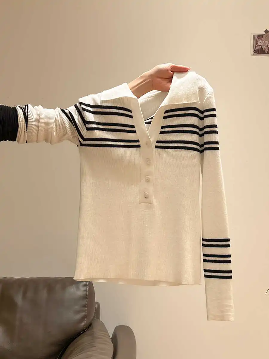 Color Blocking Striped Knitted Long Sleeved T-shirt Base Paired 2026 Women's Spring  Autumn Open Neck High-end White Top
