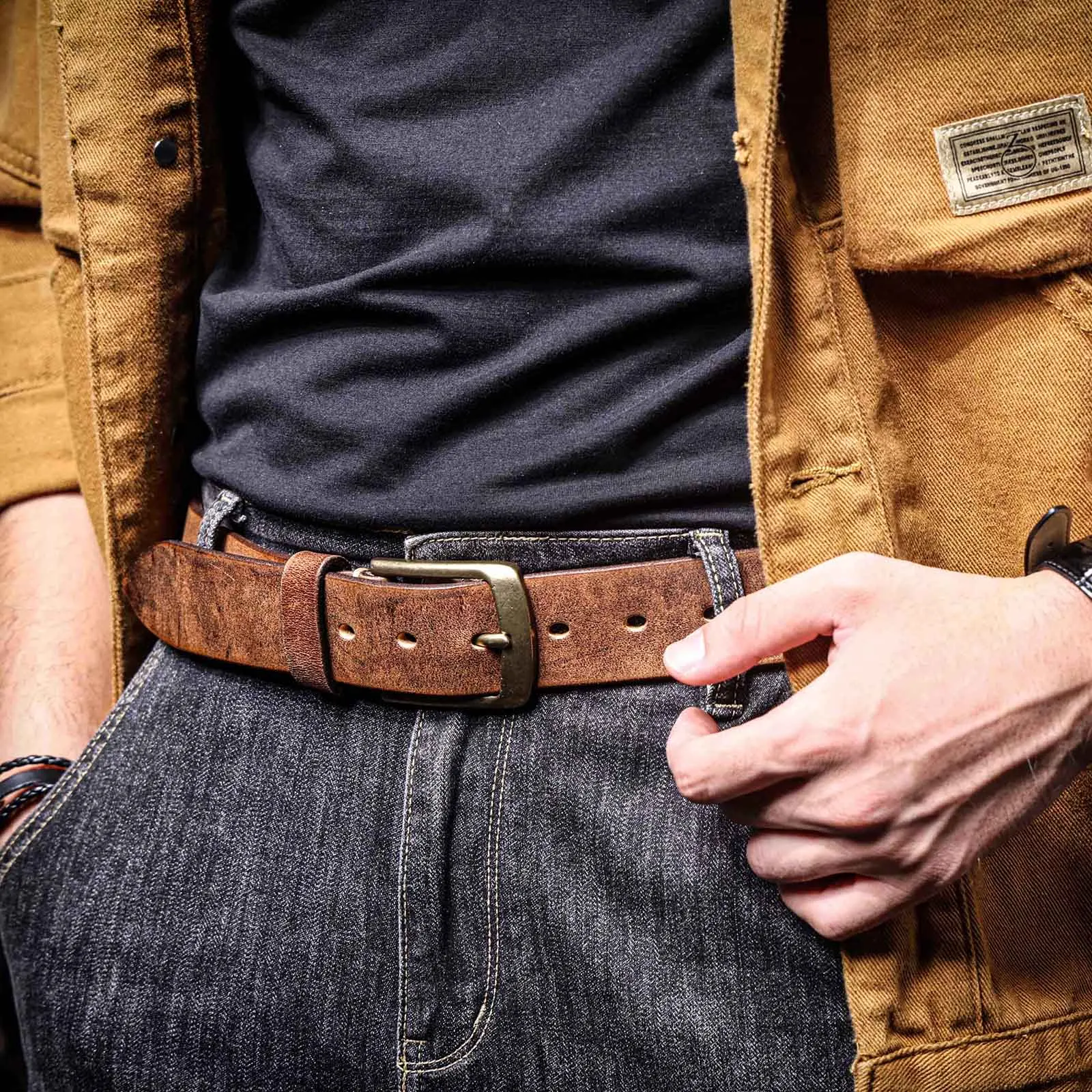 Vintage-Herrengürtel aus echtem Leder mit massiver Messingschnalle, lässiger Dornschließe-Gürtel mit Geschenkbox, verdicktes italienisches Rindsleder – Detail 7