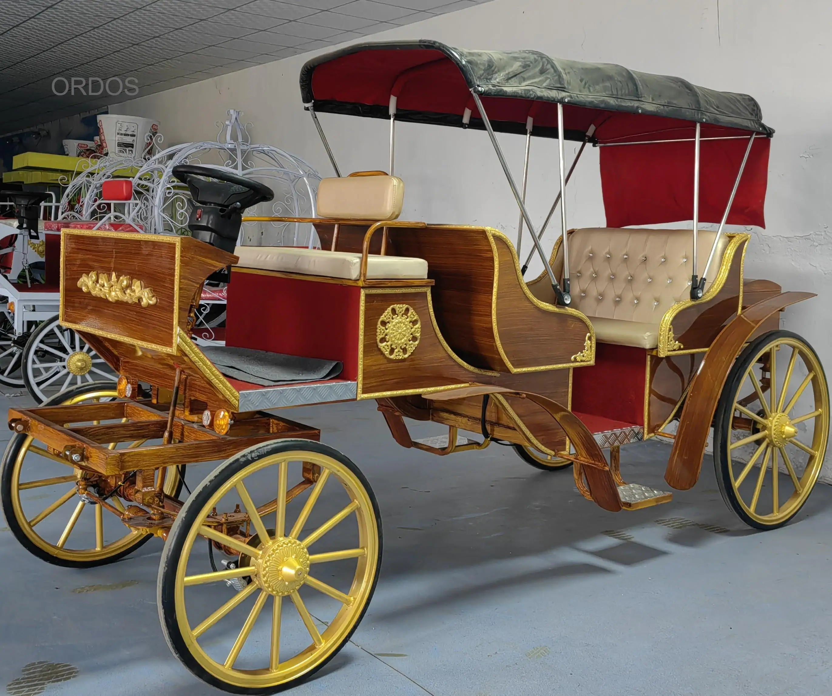 

2024 Royal horse carriage festival carriage Electric vehicle Chinese manufacturer Factory Price