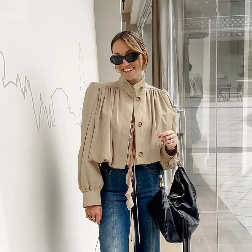 

Sophisticated casual khaki small stand-up collar long-sleeve cropped commuting versatile top