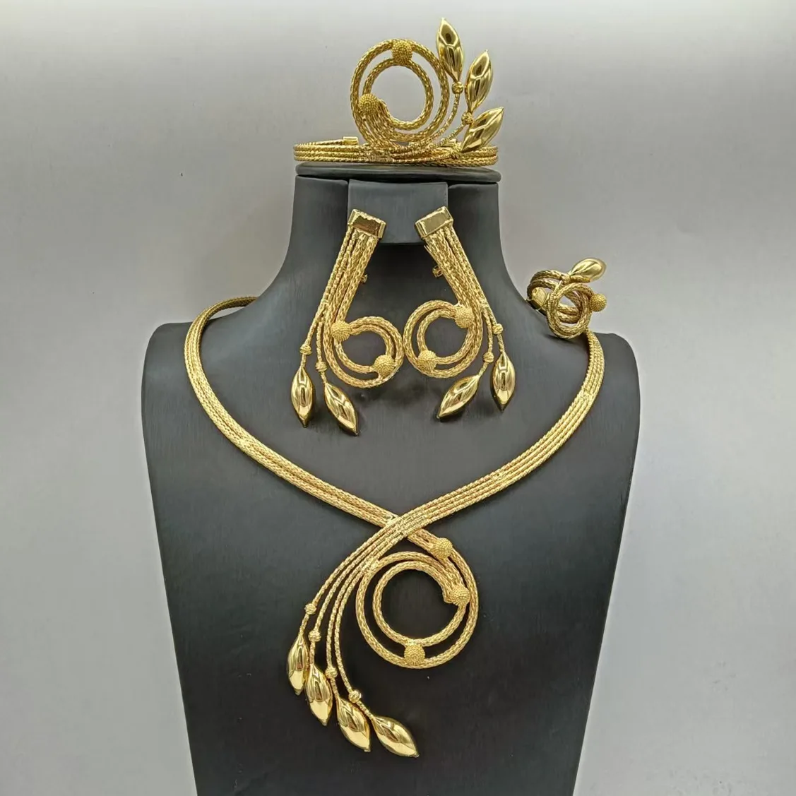 Vintage Gold Plated Spiral Pendant Jewelry Set Bold Statement Necklace Earrings Bracelet Ring African Bridal Party Prom Gifts