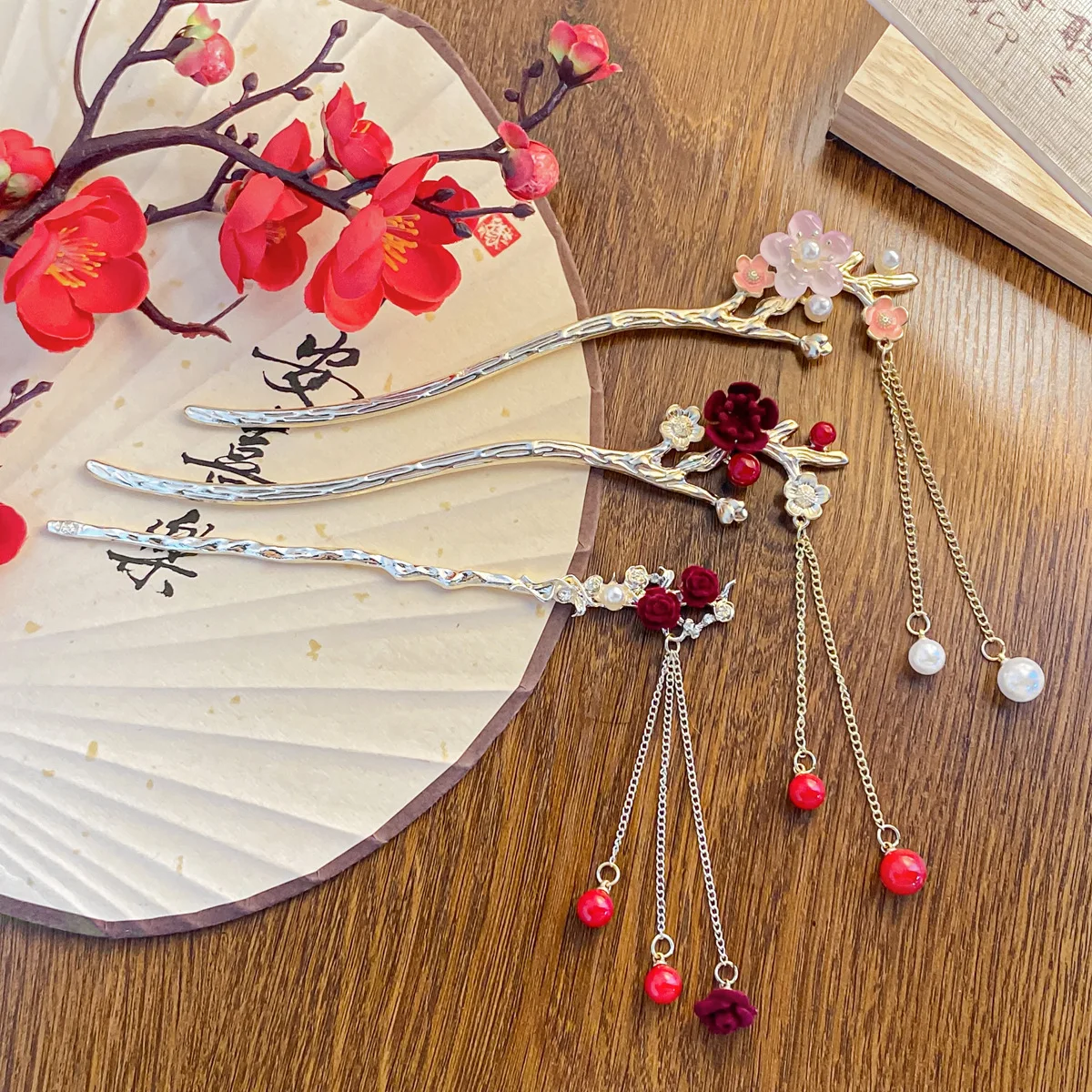 Chinese style plum blossom hairpin, disc hair, metal hairpin, new Chinese hairpin, step shake, Xiuhe red hair accessories, antique headdress.