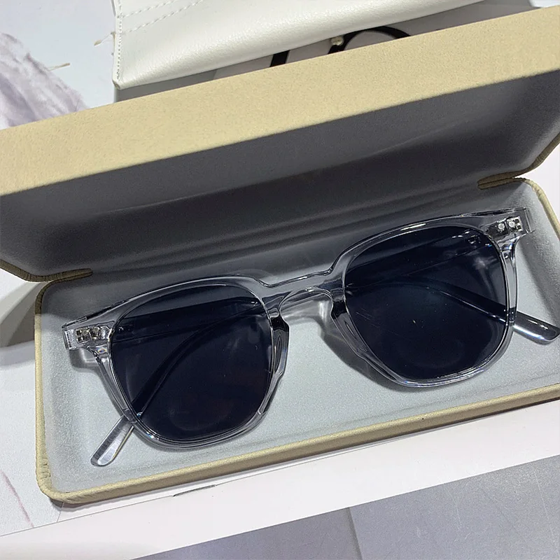 Vintage Fashion Square Sunglasses Men Transparent Frame Simple Exquisite Sun Glasses Beach Travel Female Male Eyeglasses