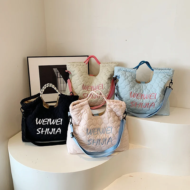 

Новая модная сумка на одно плечо с вышивкой букв, осенне-зимняя хлопковая сумка-тоут с пузырьками для женщин, дорожные сумки большой вместительности