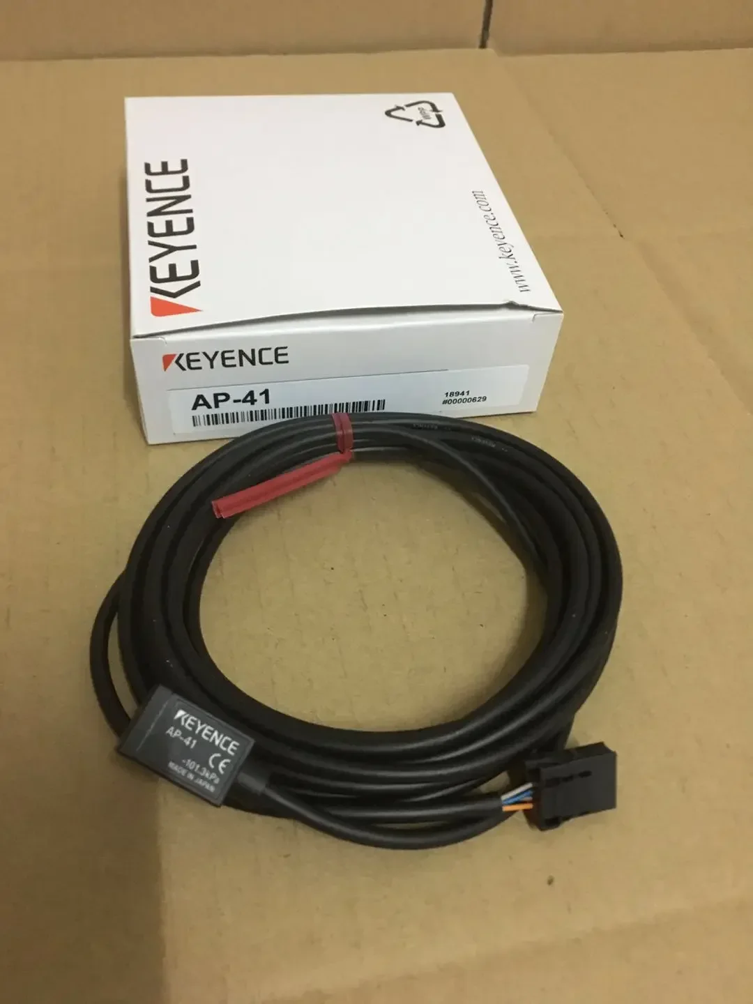 

Special offer Japan's new original KEYENCE sensor: AP-43