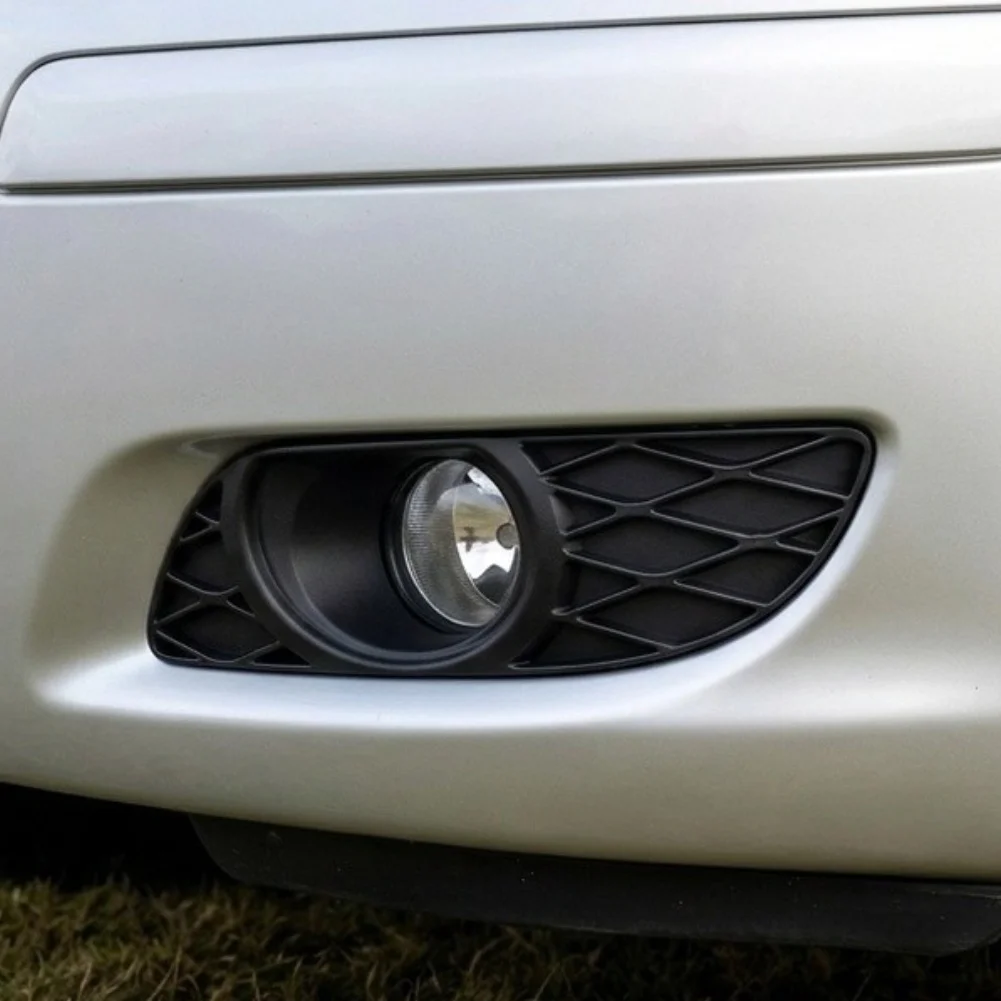 Black Fog Light Bezel ABS Plastic Construction OE Replacement Design For Car Exterior Restoration For 2003 2004 2005 Models