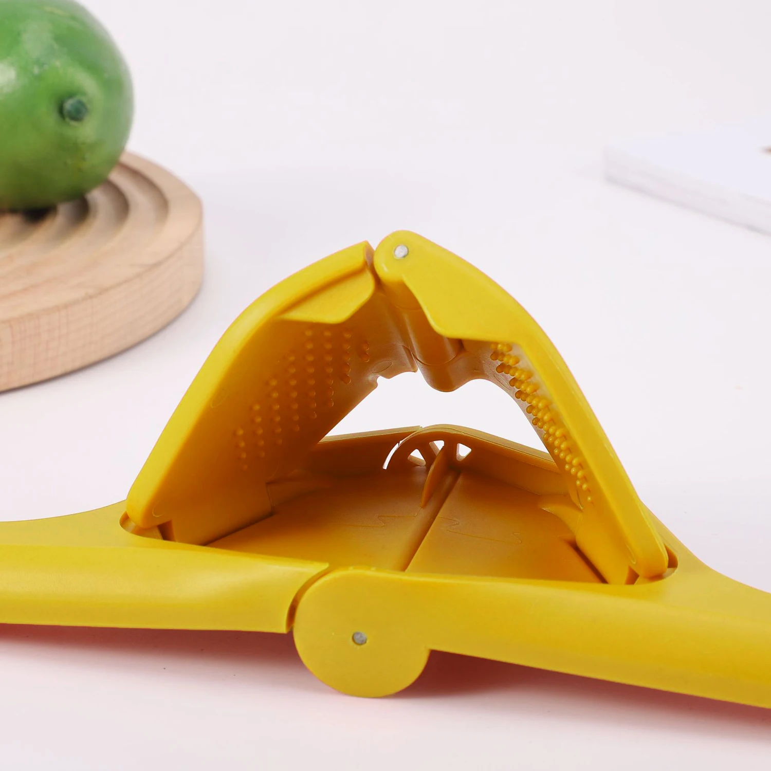 Hand Press Juicer Handheld Lemon Citrus Juicer Fruit Hand Press Juicer Manual Food Processor Juice Fast Squeezer view 4