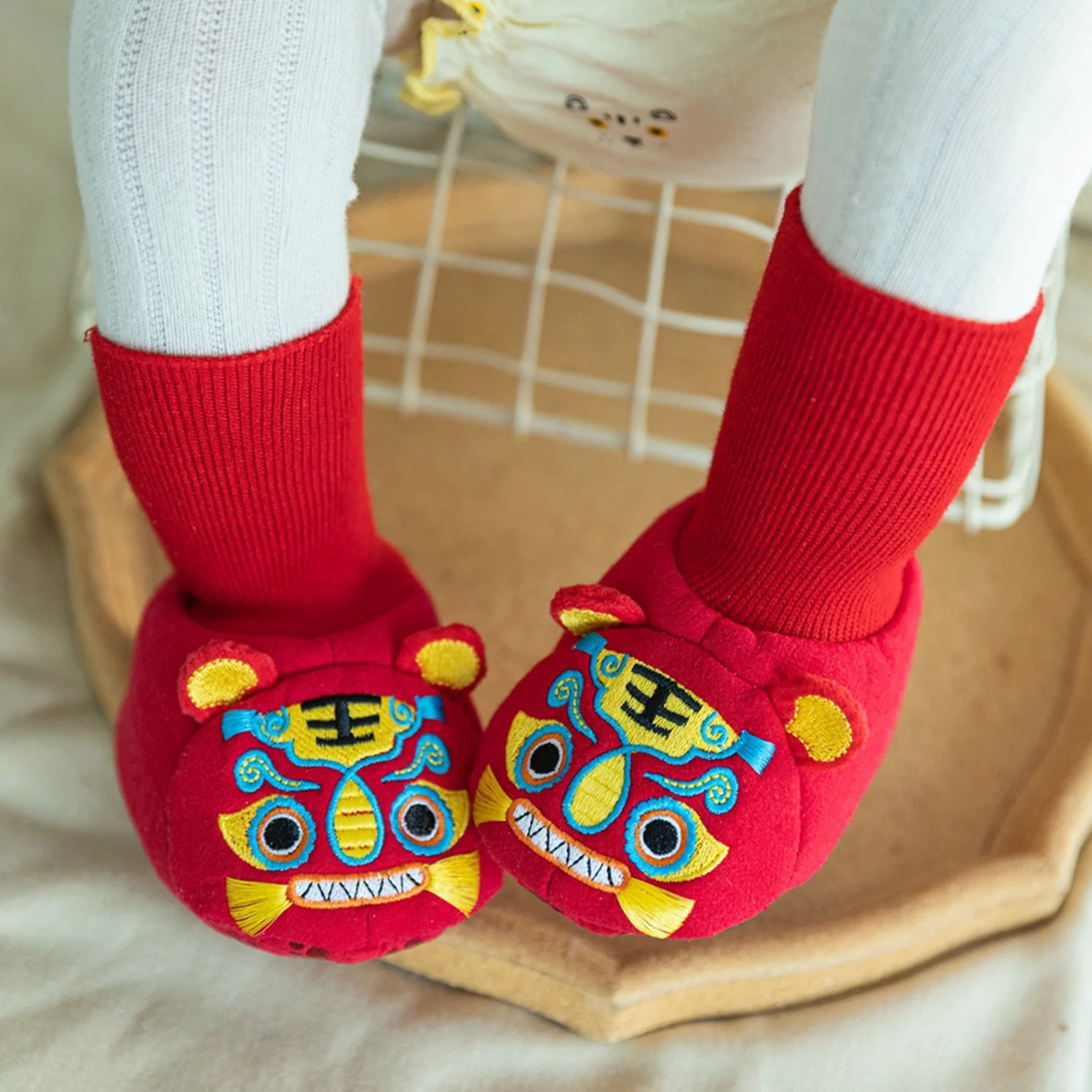 Traditional Chinese Clothing Baby Shoe Covers Winter Plush Boys Girls Baby Red New Year Tiger Head Shoes Socks Toddler Bottoms