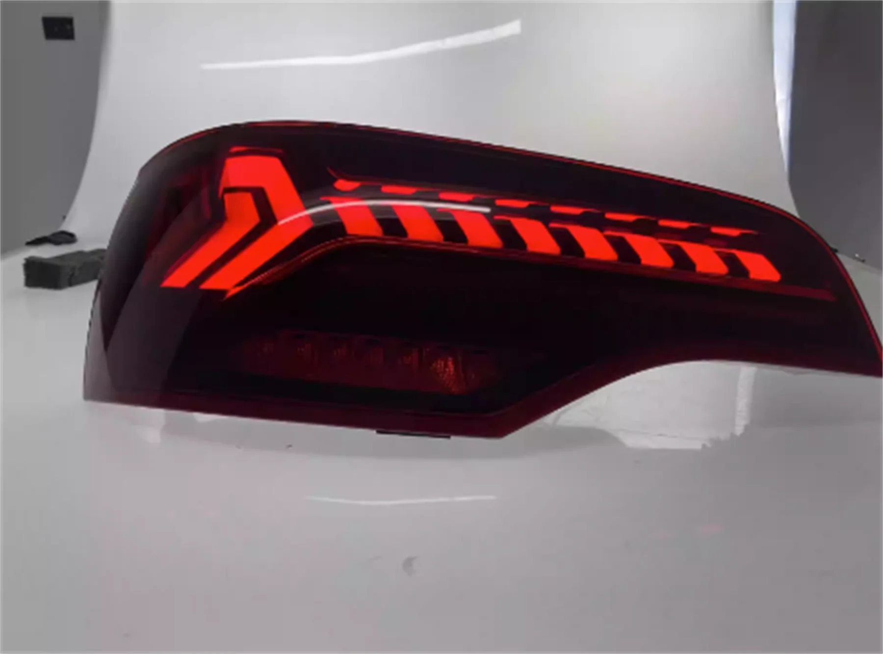 Car Tail light for Audi Q7 06-15 06-15 Tail lamp Brake lamp reverse light Turn signal