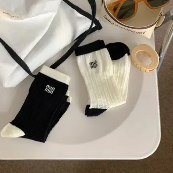 Trendy lente/zomer dunne casual halflange sokken voor dames Japanse zwart-witte contrasterende college katoenen sokken