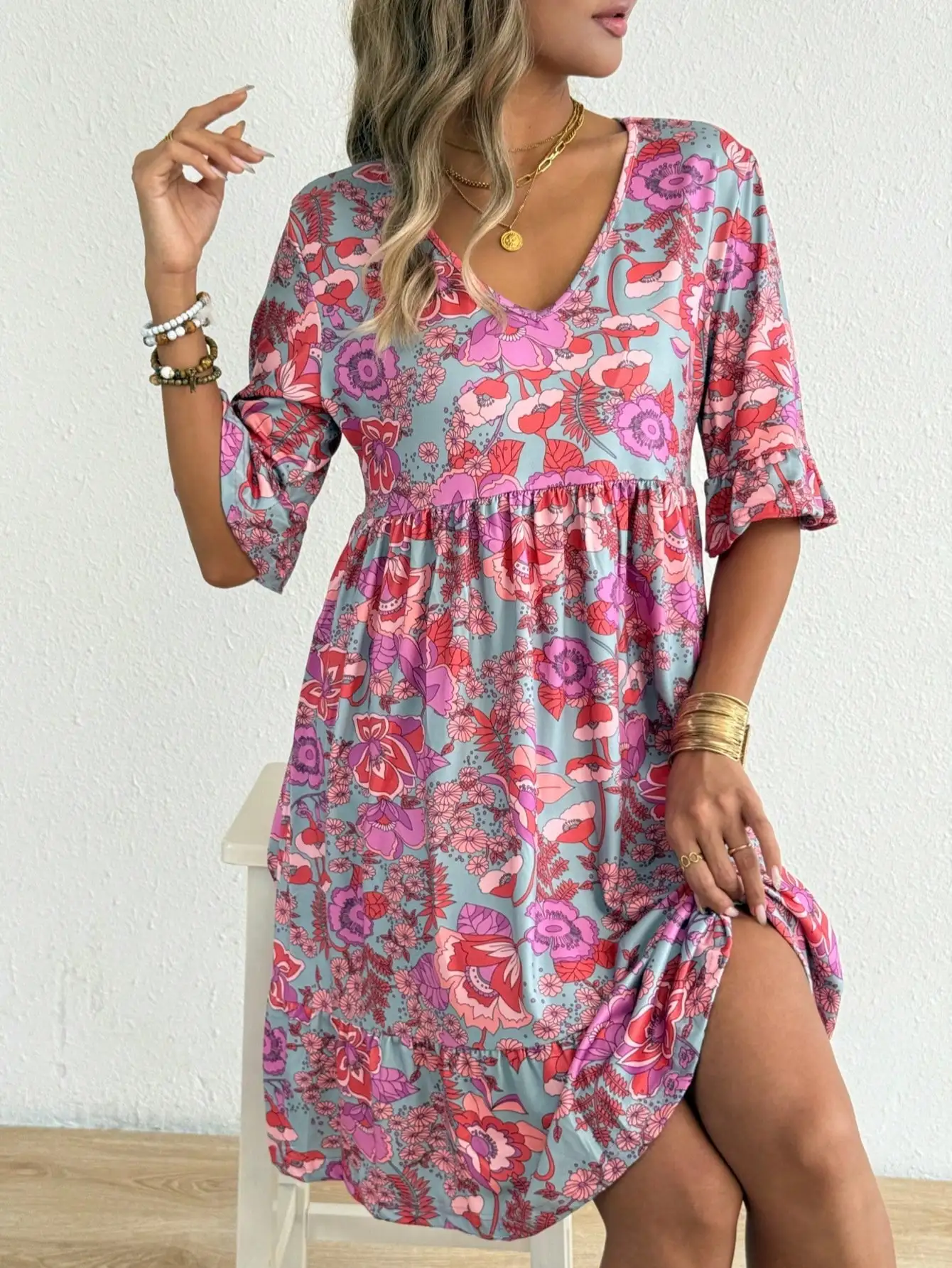 

Женское свободное мини-платье с V-образным вырезом и цветочным принтом в богемном стиле, летнее, повседневное