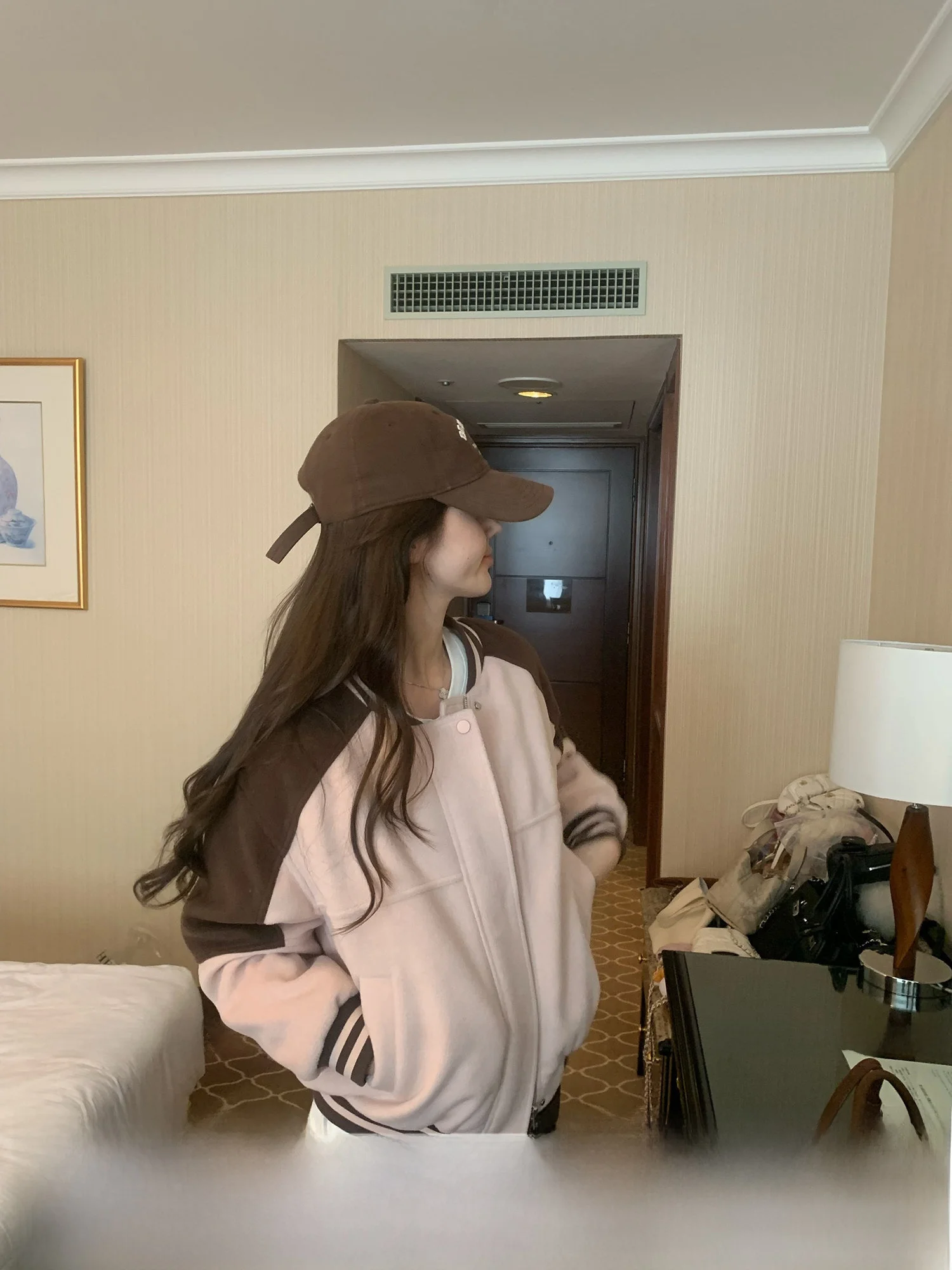 

Теплая коричневая бейсбольная куртка-дафл в стиле колор-блок (розовый и кофейный), свободного кроя, повседневная, универсальная, пуховая куртка для женщин