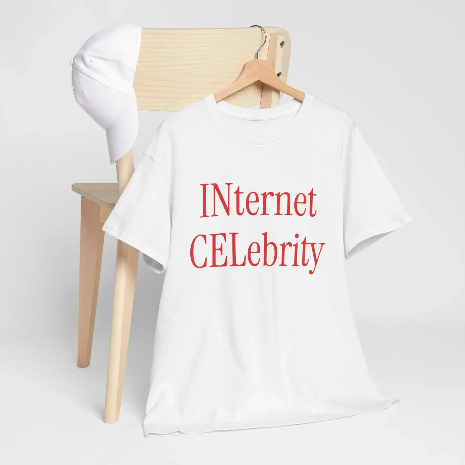 Funny INternet CELEbrity Slogan T shirt Casual Humor for Social Media Influencer Birthday Present vintage Washed graphic