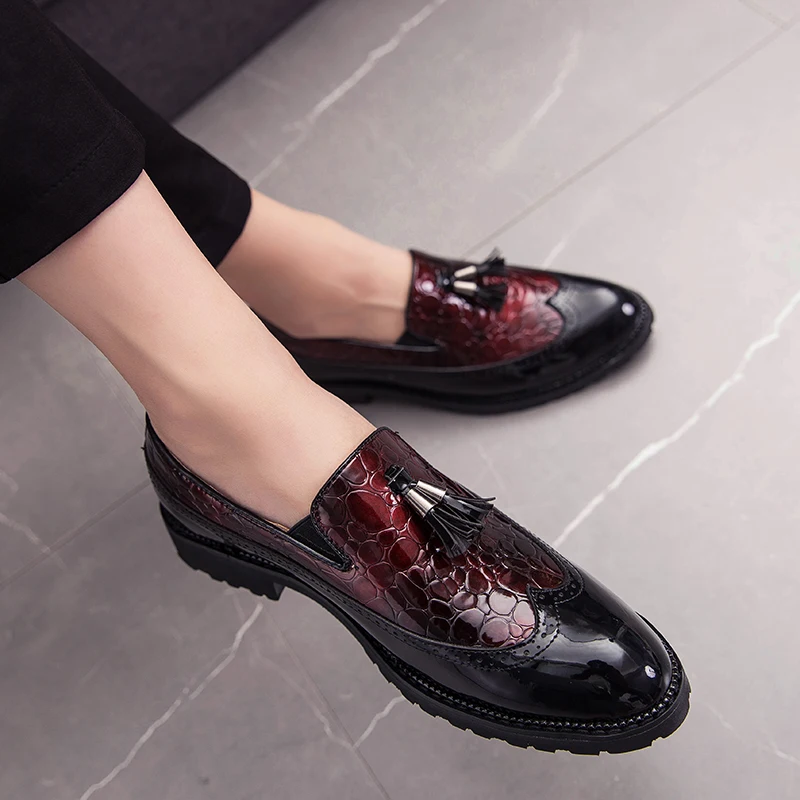 

Men's Business Pointed Shoes Fashion Casual Flats Men's Patent Leather flats Men's Tassel Large Size Leather Shoes Size 38-47