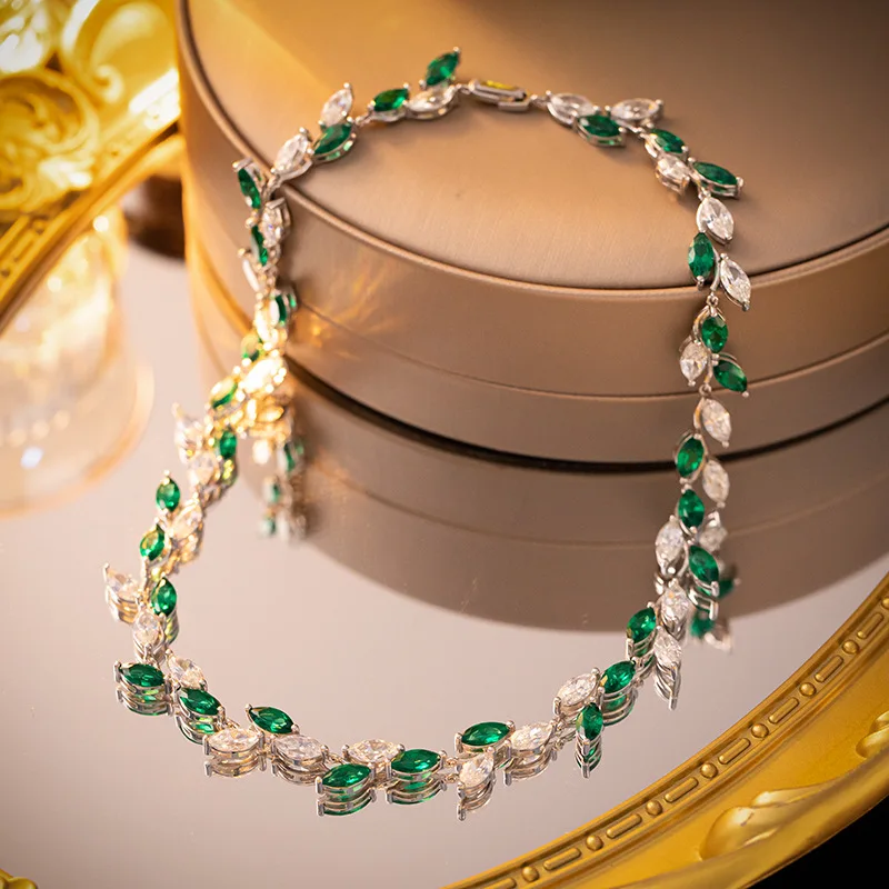 Mosang Diamond Leaf Full Diamond Imitation Emerald 925 Silver Necklace Earring Set Horse Eye 4.5 * 9mm