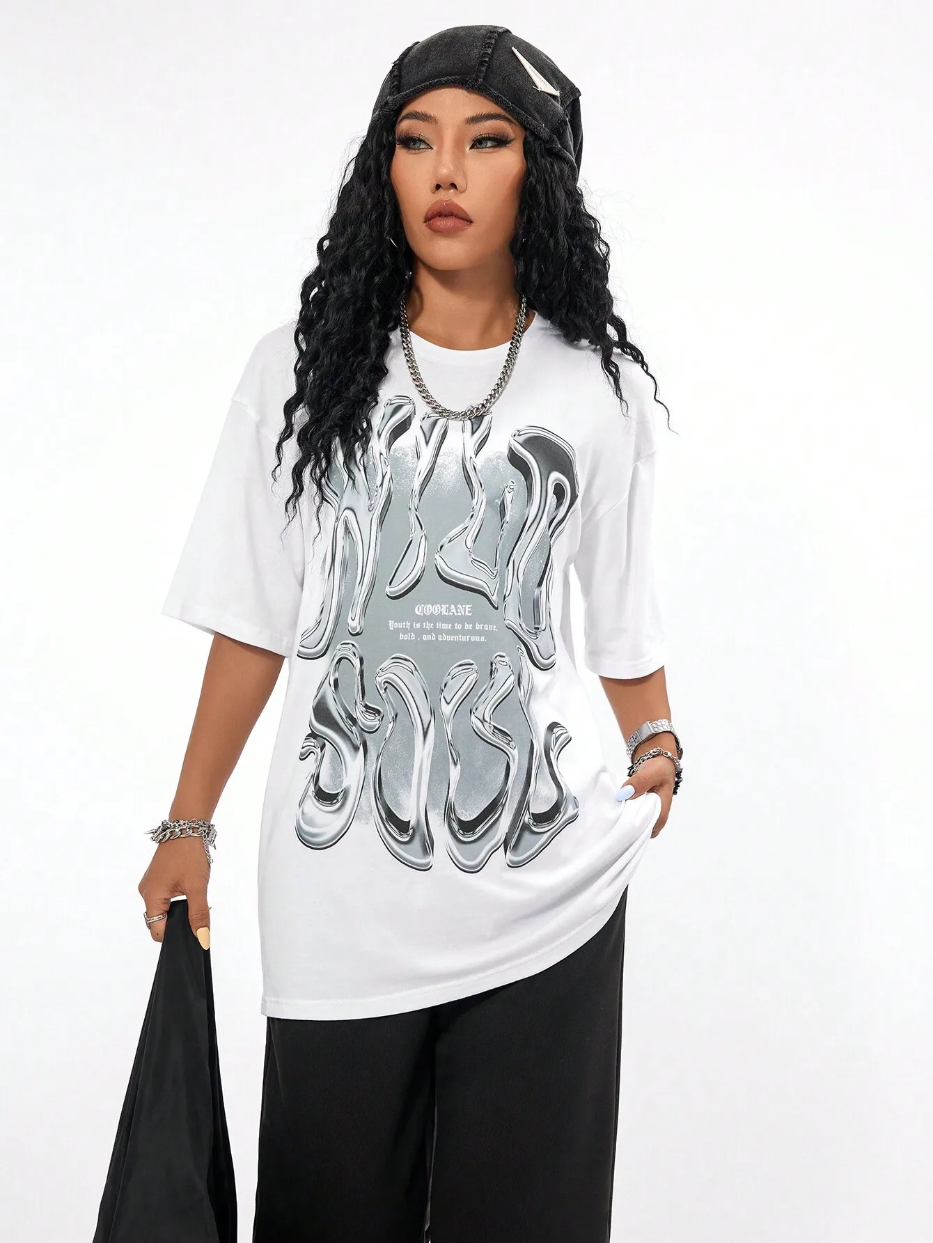 

Women's White Oversized Y2K Streetwear T-Shirt with 3D Graphic Print for Summer Concerts & Casual Wear