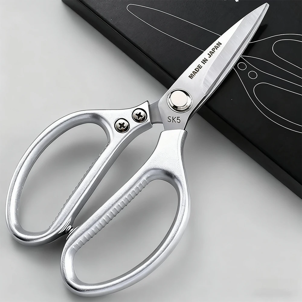 Professional 8.5-inch stainless steel scissors with plastic handles,Screws are made of iron