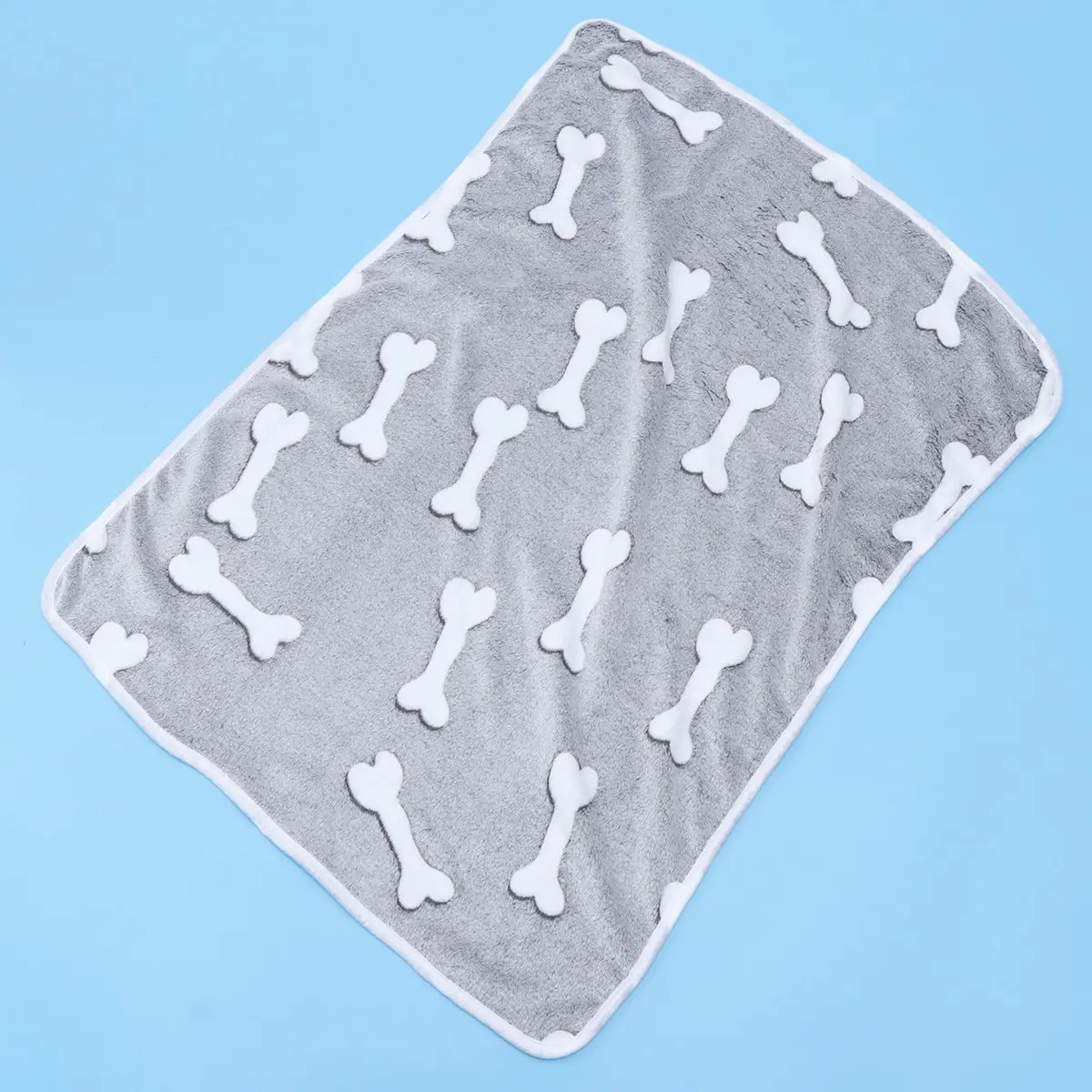 Pet Warm Blanket for Dog Cat Thickened Mat Soft Comfortable Double Sided Warm Cushion for Pets Travel Home Use M Grey view 4