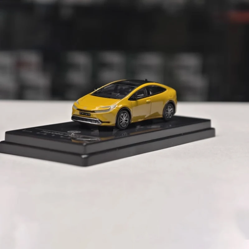 

Литая под давлением оригинальная модель из сплава Prius в масштабе 1:64, имитация классического украшения, хобби, сувениры, коллекция подарков, статический дисплей
