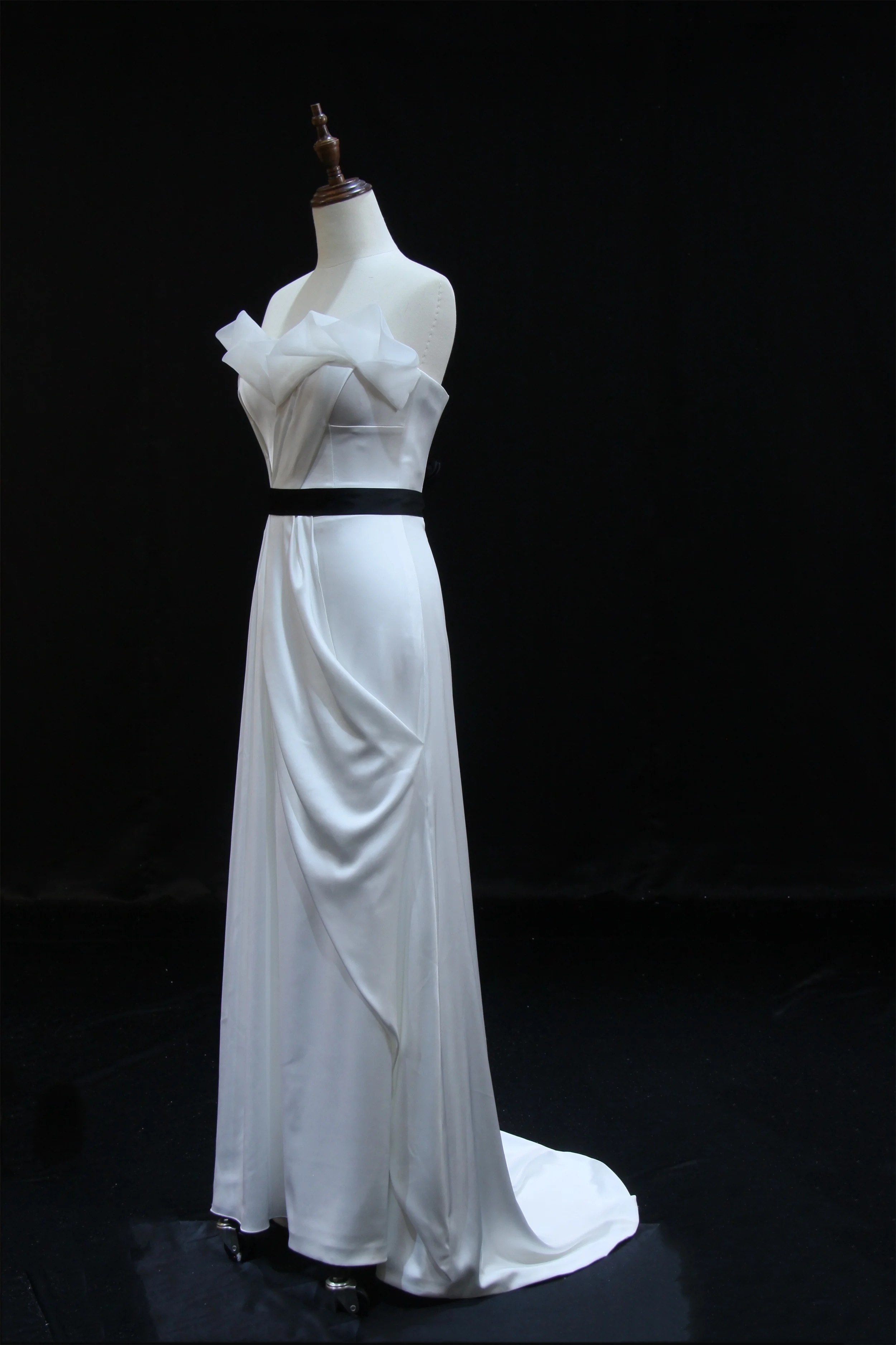 Sleeveless Pleated Satin White Wedding Dress, Beautiful, High Quality, Latest, A006