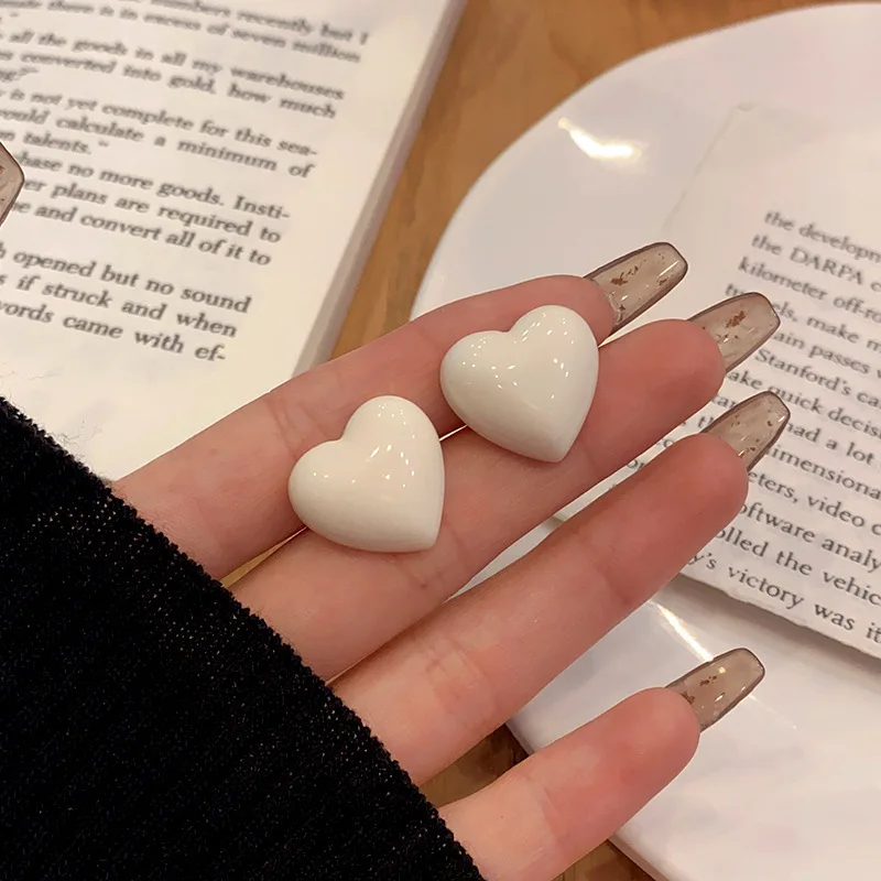 White Big Heart Stud Earring for Women Korean Style Sweet Temperament Ear Jewelry Accessories Wholesale Christmas Day Gift