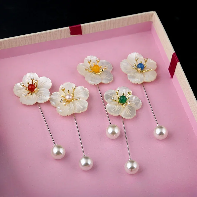 Pearl Five Petal Flower Brooch Natural Agate Coat V-neck Straight Pin Women's Shawl Buckle High-end Artistic Accessories Gifts