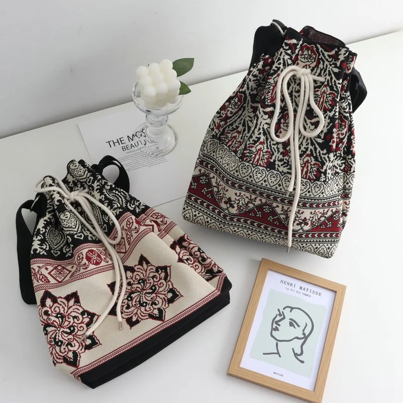 

Новая весенняя сумка через плечо в корейском стиле на шнурке для женщин, портативная вязаная сумка для путешествий, винтажный этнический стиль, простой дизайн