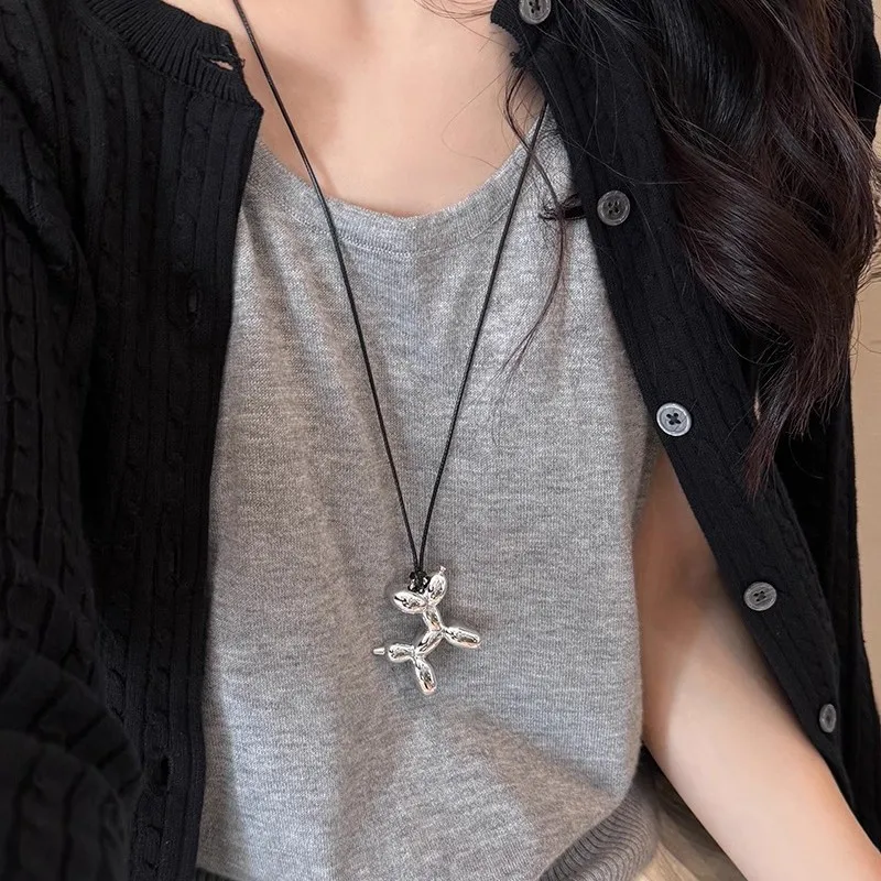 Black rope balloon dog pendant necklace feminine niche design sweater chain personalized hip hop couple accessories