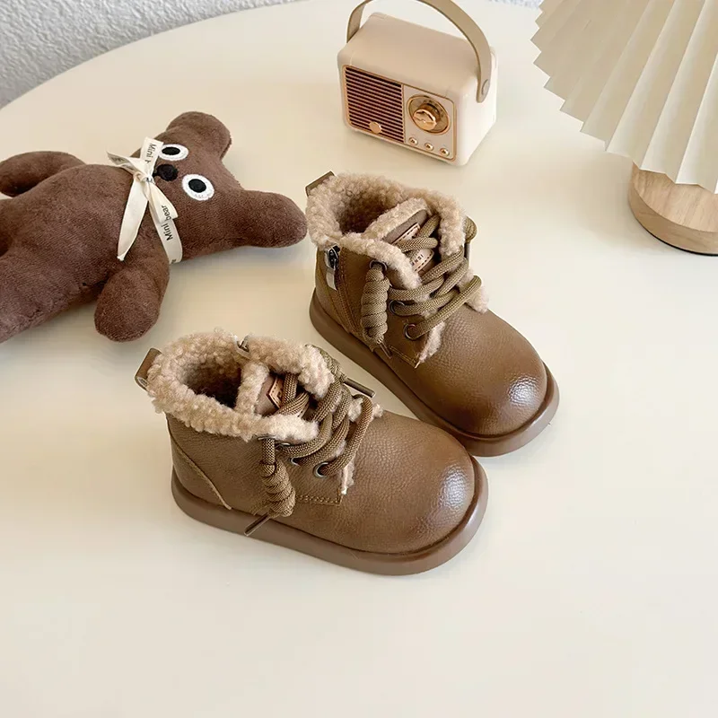 

2024 Children Short Boots for Girls Boys Winter New Fashion British Style Soft Bottom Anti-slippery Versatile Chic Leather Shoes