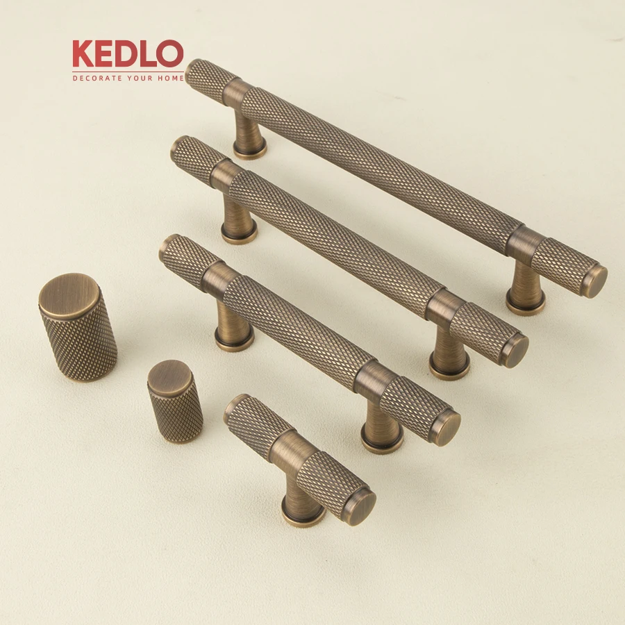 KEDLO Massiver Messinggriff im europäischen Stil, leichter Luxus, gerändelt, Diamant-Optik, Küchenschrankgriff, antikes Messing, 500 mm Griff. – Detail 9