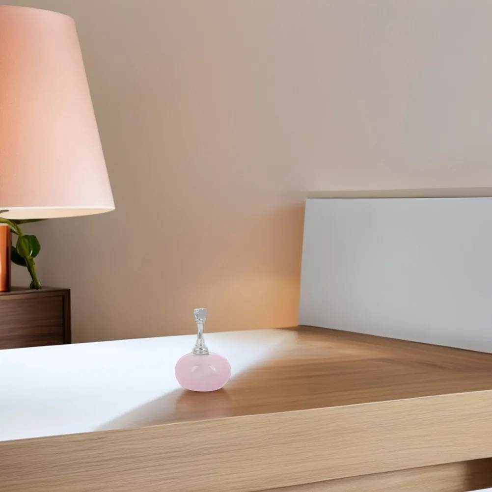 

2Pcs Nail Tip Holders Vintage Magnetic Base Manicure Practice Stand Nail Art Display Training Tool Manicure Display Stand