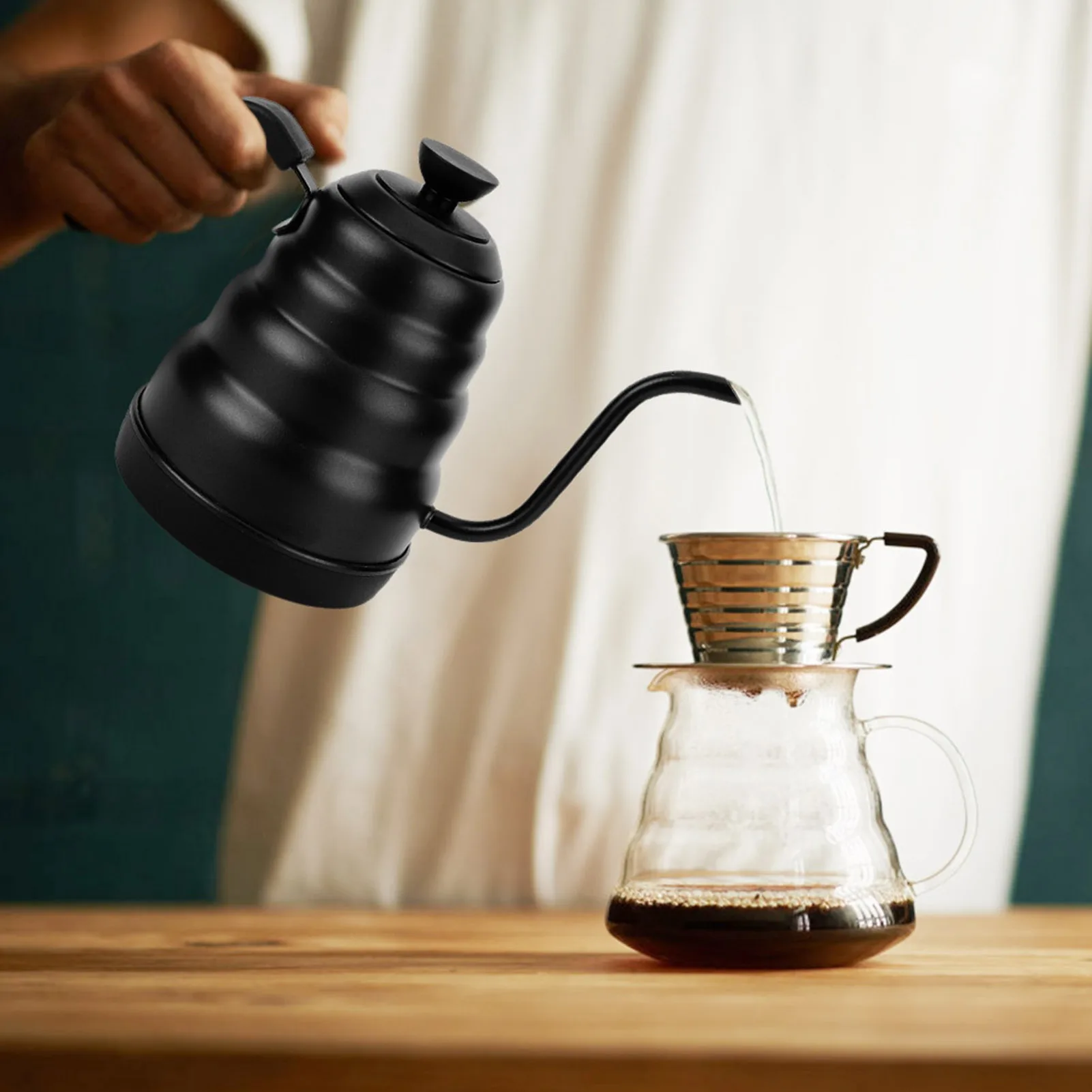 Ketel Listrik Gooseneck Hitam Dengan Layar LCD Kontrol Suhu Presisi Untuk Menyeduh Kopi Teh