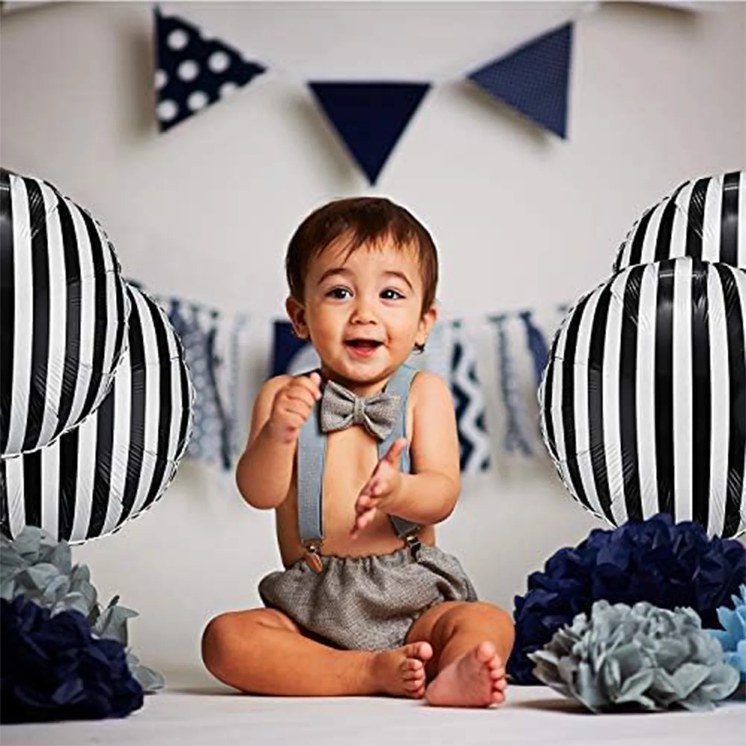 10 pieces of 18 inch black and white striped circus balloons for birthday party, Halloween holiday photo party, balloons