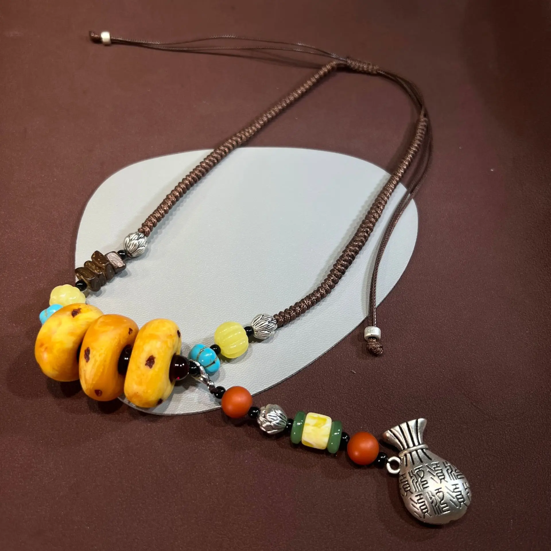 Ancient beeswax handmade beaded necklace ethnic style necklace versatile fashion antique necklace source factory wholesale