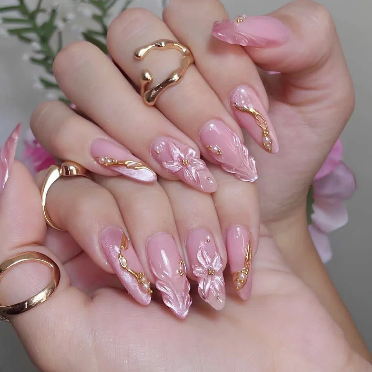 

24Pcs Cat's Eye French 3D Flower Press on Fake Nails Full Cover Mid-length Almond False Nails Gilded Pearl Wearable Manicure Tip