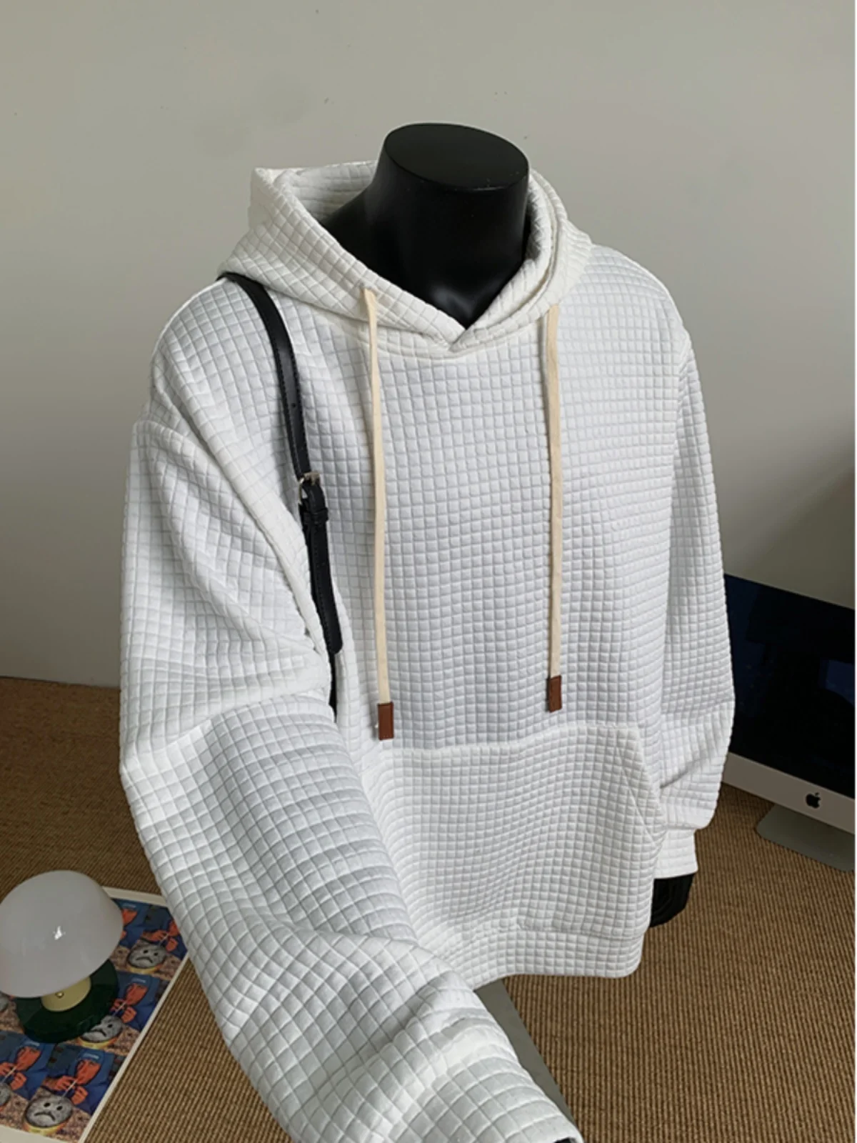 

Мужская толстовка Cleanfit: осенне-зимняя, текстурированная, парная, свободного кроя, с длинным рукавом, из смесового полиэстера, с капюшоном.