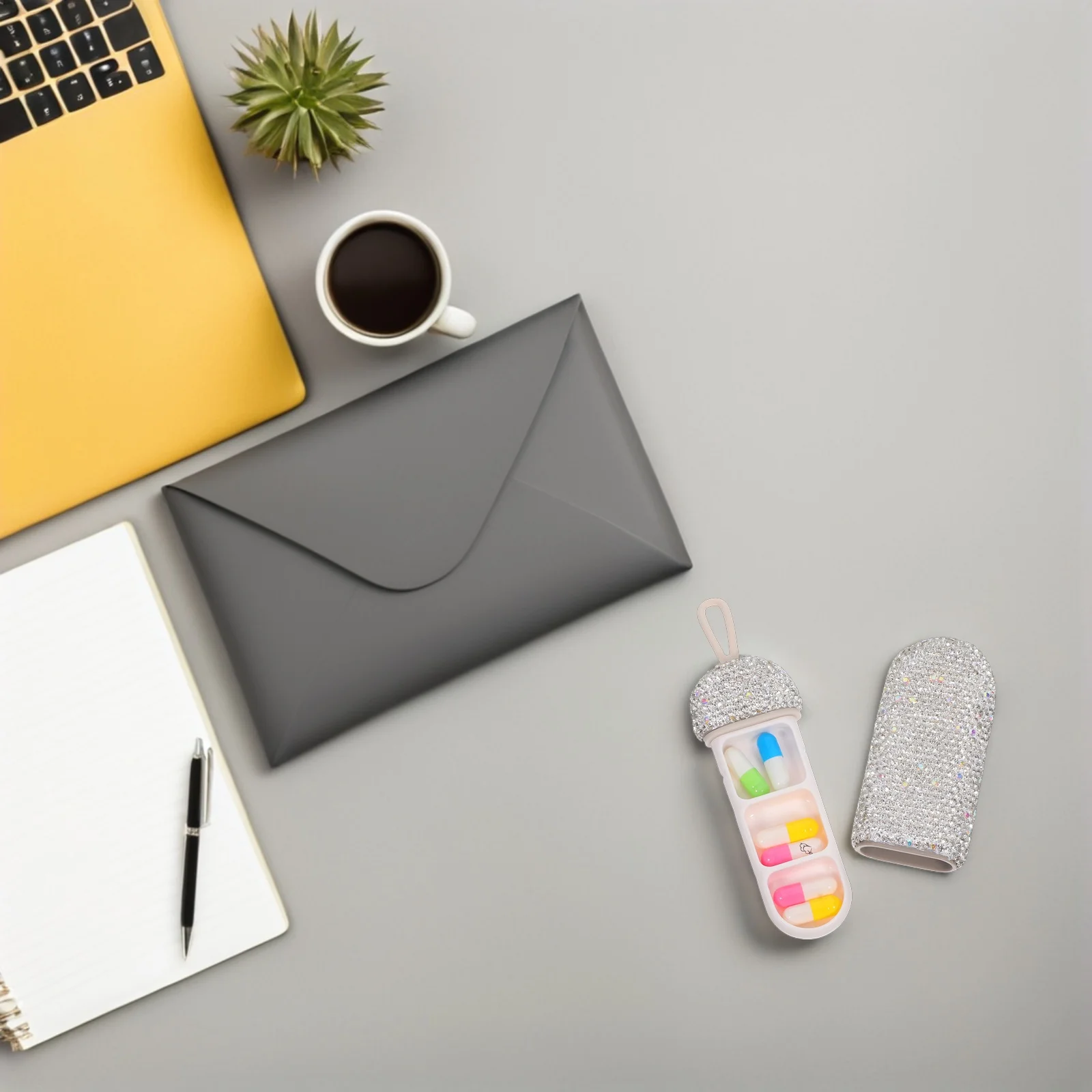 3 مقصورات حافظة حبوب مقاومة للماء بتصميم حجر الراين اللامع منظم أدوية السفر المحمول حاوية بلاستيكية صغيرة لـ #6