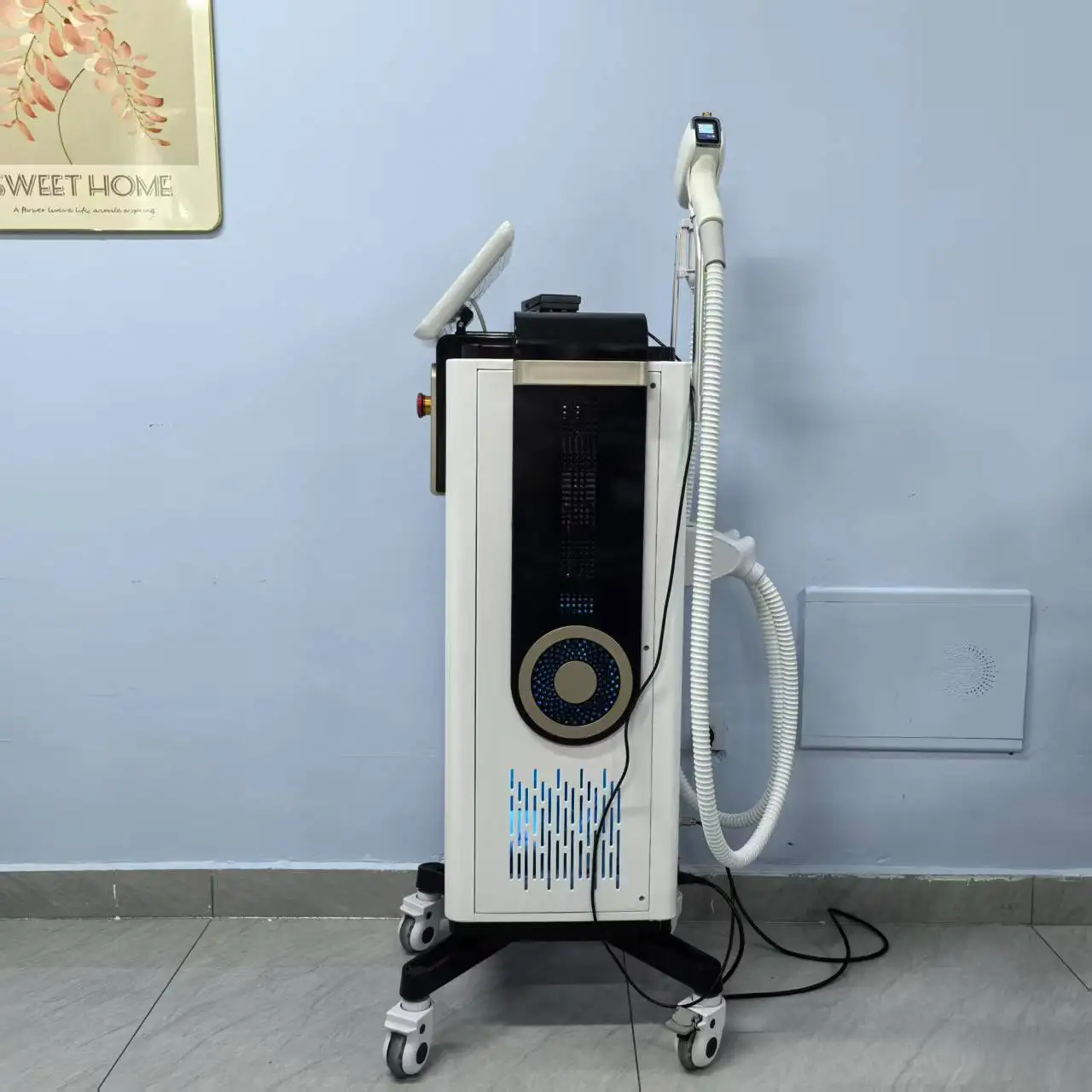 Diode  Hair Removal 4 Wavelengths  Pico Tattoo Removal Machine  755nm  FAC Collimation Ice Cooling System Foldable Touch