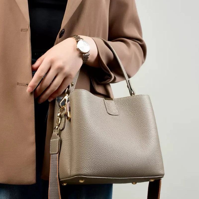 2026 New Summer Genuine Leather Casual Totes High Quality Women Shoulder Crossbody Bags Ladies Large Commute Handbags Coffee