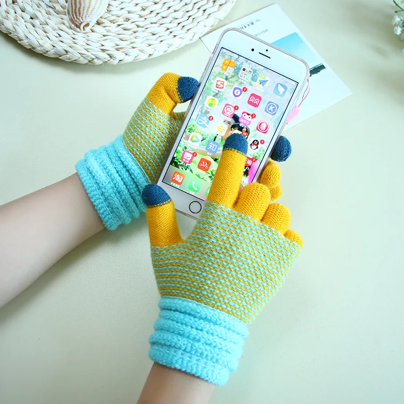 Guanti da donna in pile invernale ispessito versione coreana dei guanti caldi lavorati a maglia con touch screen da equitazione a prova di freddo