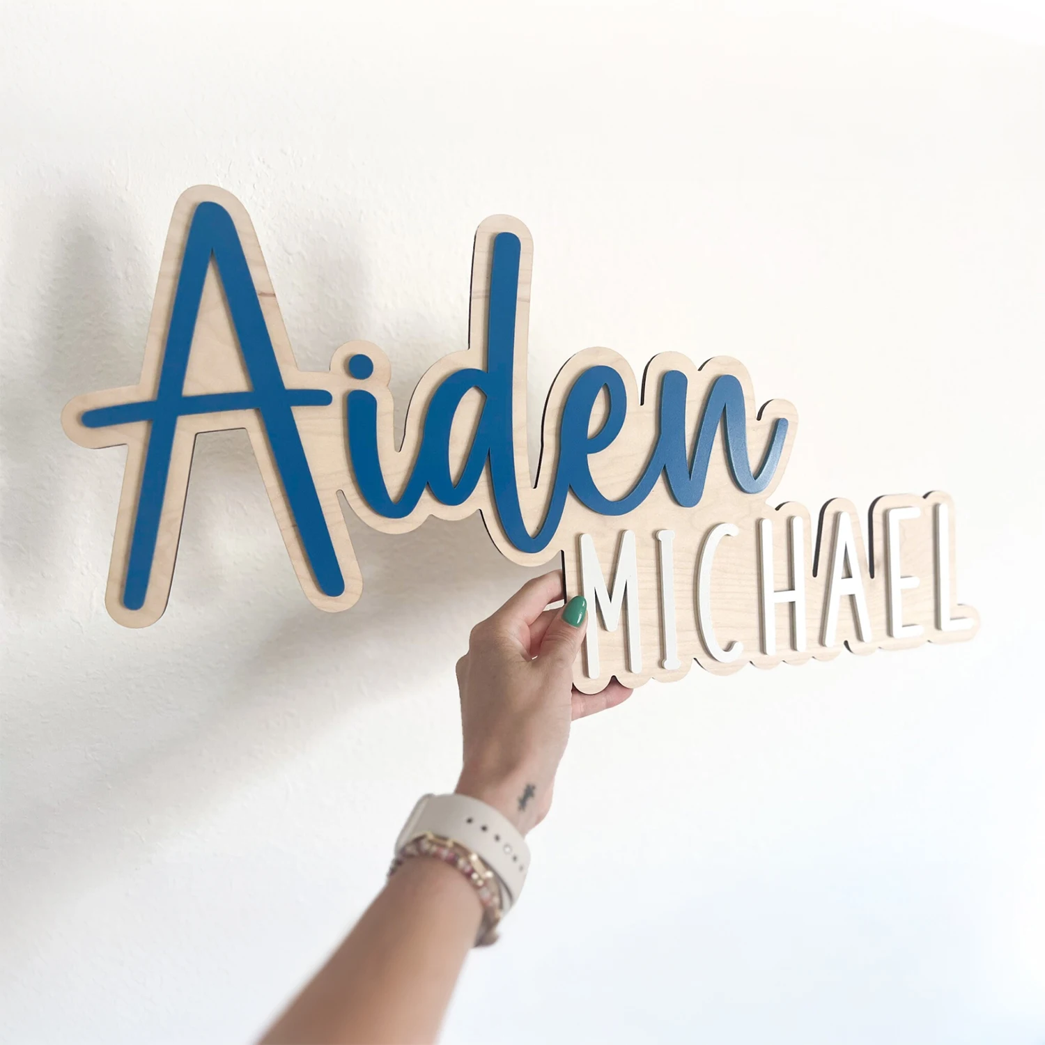 1pc personalized wooden surname brand, customizable content, multiple colors to choose from, suitable for rooms, home gifts