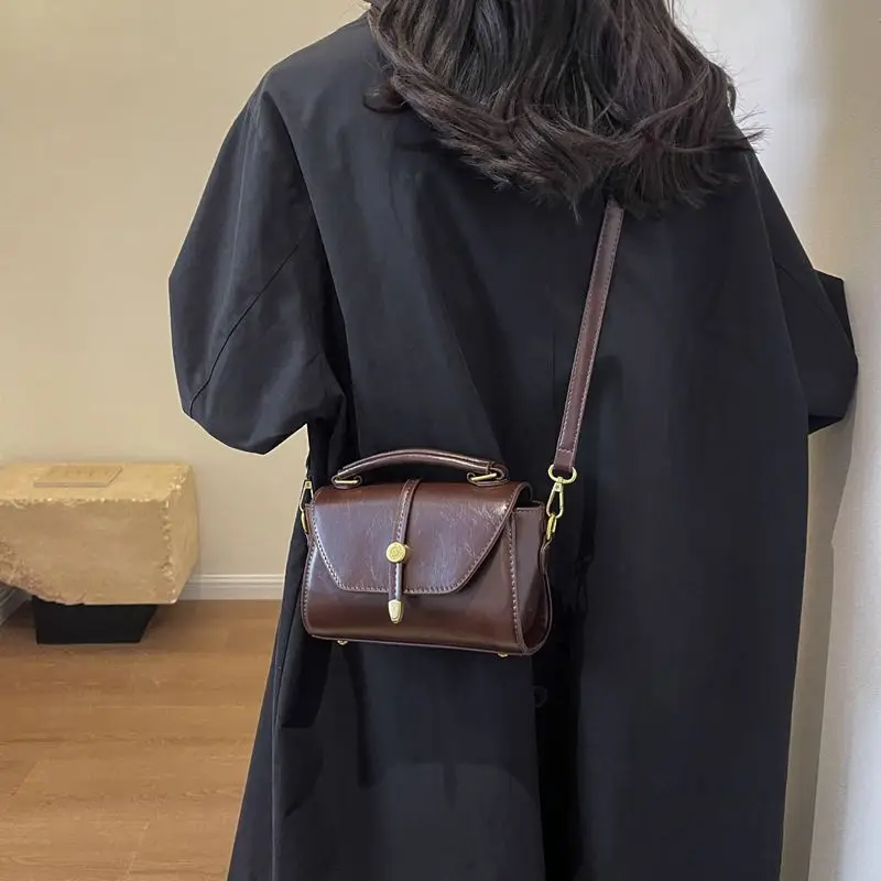 

Retro Women's New Elegant Versatile Faux Versatile Small Square Handbag Luxury Commuting Design Soft PU Leather Crossbody Bag