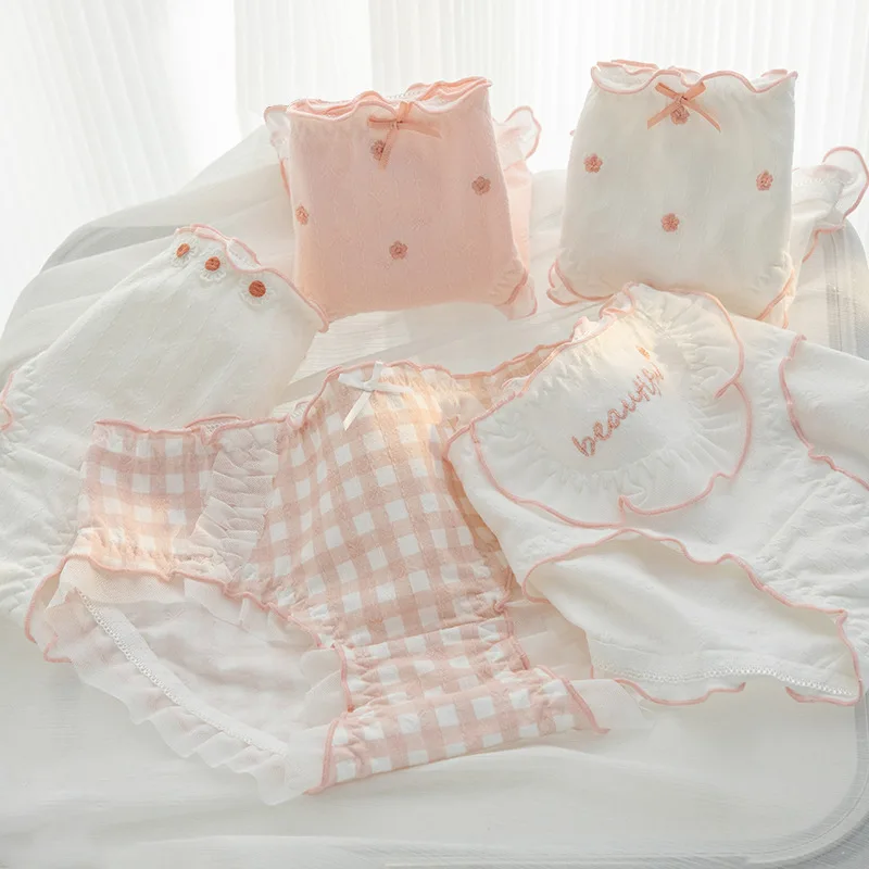 Women Sweet Cute Triangle Panties New A Class Baby Cotton 10A Antibacterial Inner Cotton Soft Breathable Mid Waist 3pcs
