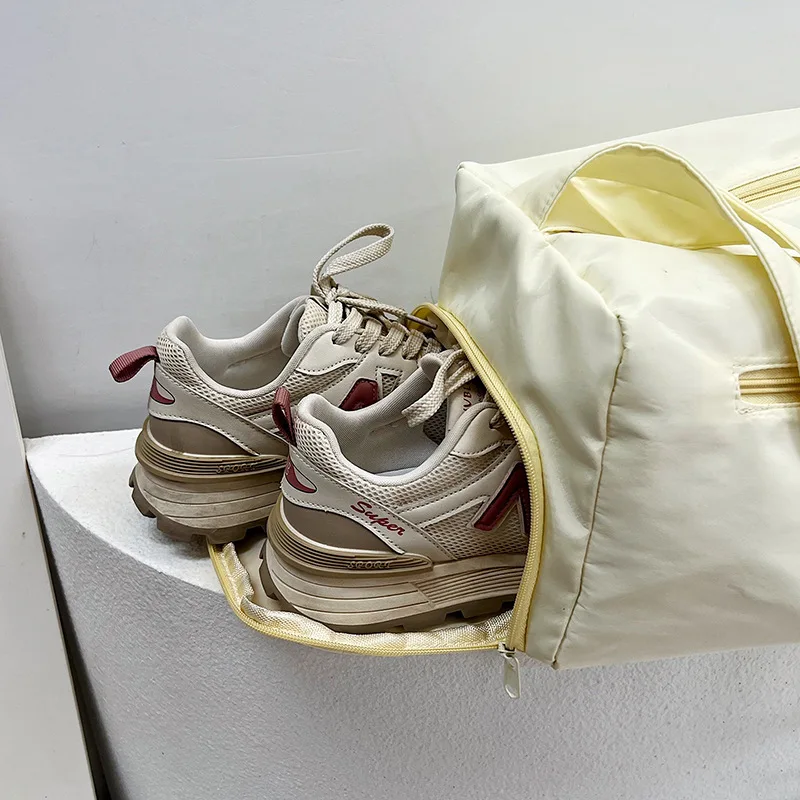 

Spacious Nylon Tote Bag for Women Man Multipurpose Travel Yoga and Sports Gym Fashionable Shoulder Handbag with Shoe Space