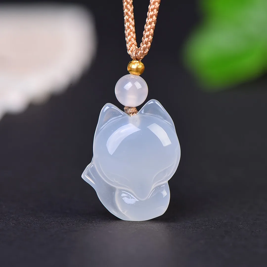 

Natural Agate Chalcedony Fox Fairy Pendant Fashion Men and Women Ice White Pendant Feng Shui Keep Safe Amulet Jewelry Gift