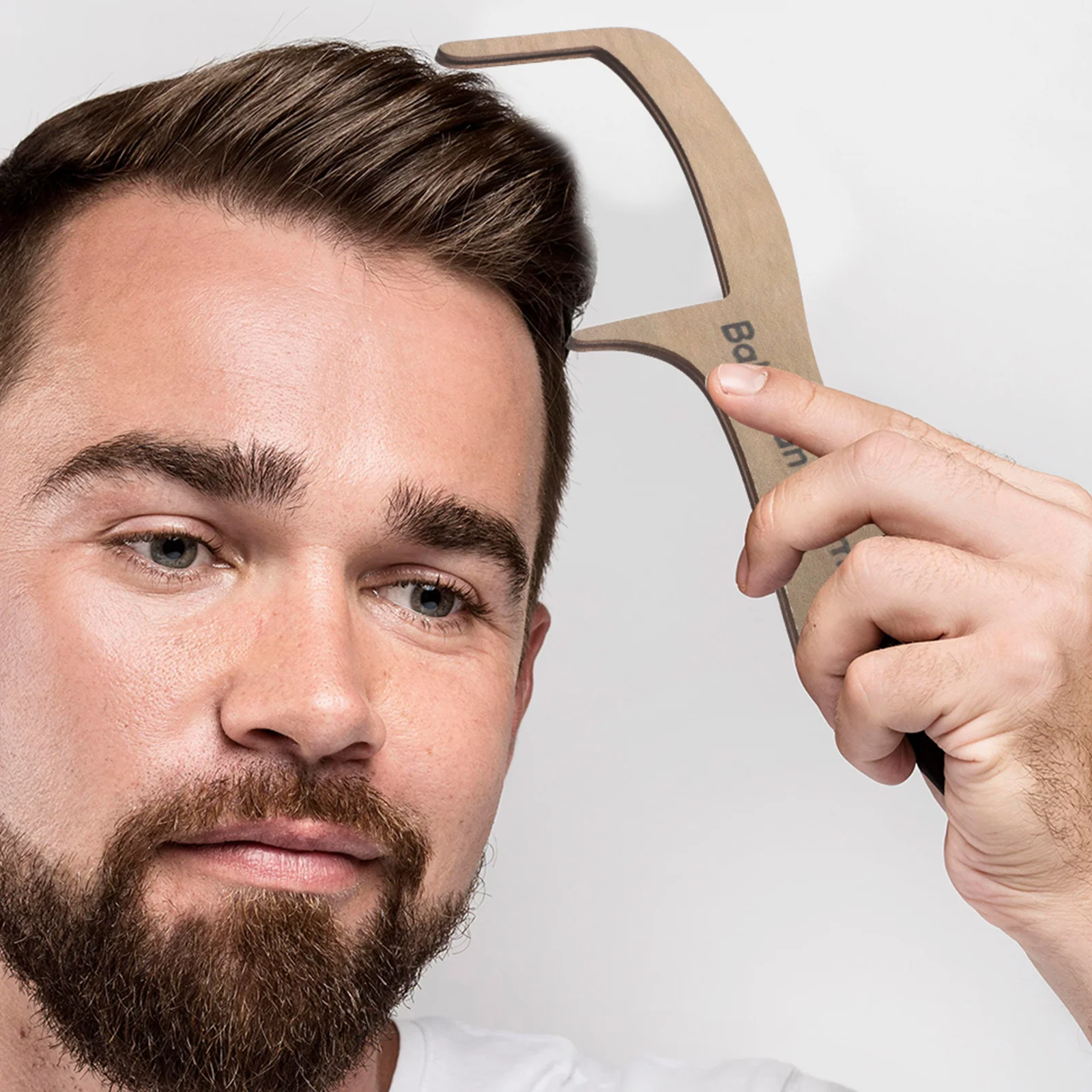 

2pcs Funny Wooden Comb: Creative Bald Man Joke Brush For Prank Gift Hairless Grooming Tool Novelty Party Accessory