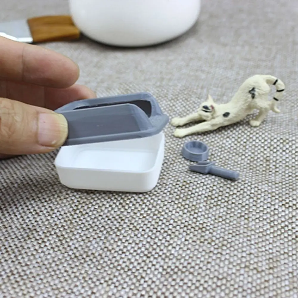 ชุดอุปกรณ์ตกแต่งบ้านตุ๊กตา 3 ชิ้น/ชุด แบบจำลองกระบะทรายแมวขนาด 1:12 พร้อมที่ตักทราย ของตกแต่งบ้านจิ๋ว อุปกรณ์สัตว์เลี้ยงขนาดเล็ก