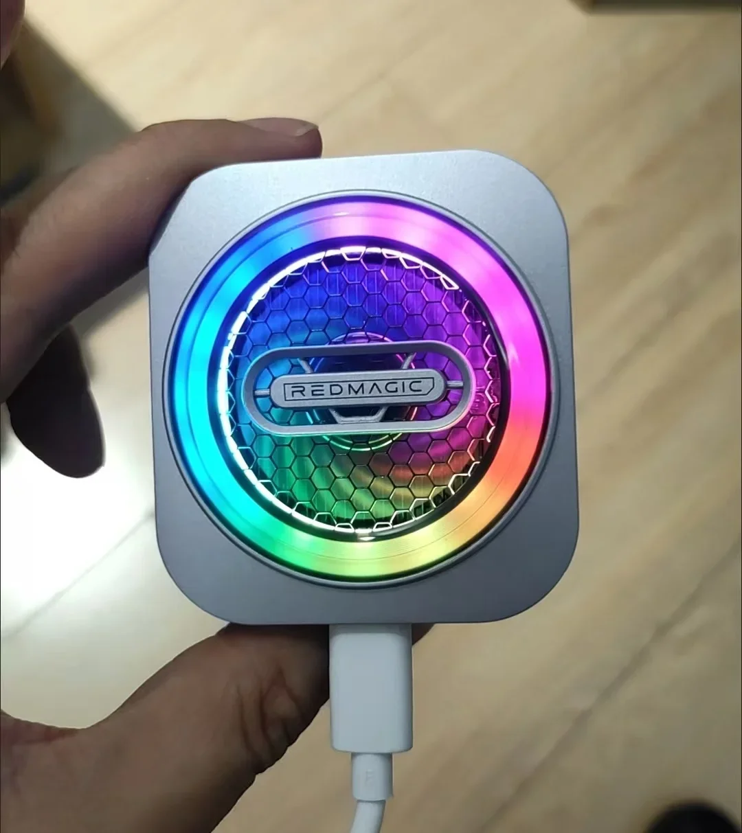 

RedMagic 6Pro Cooler Magnetic FunCooler Mobile Radiator Led 30w Semiconductor Cooling Pad Phone Game Tablet